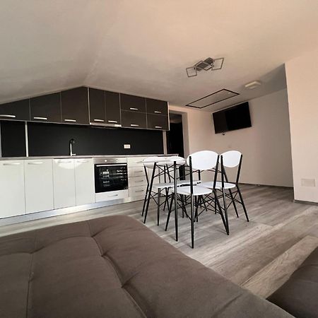 Apartament Casa Dragoeni Târgu Jiu Exteriör bild